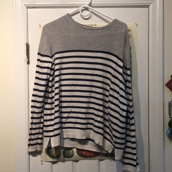 Grayscale striped sweater - Picture 2 of 3